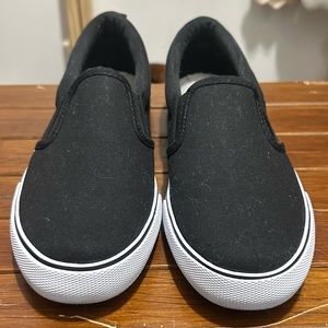 A New Day slip on sneakers, black. Size 7